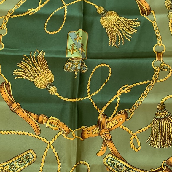 Scarf - Picture 6 of 7